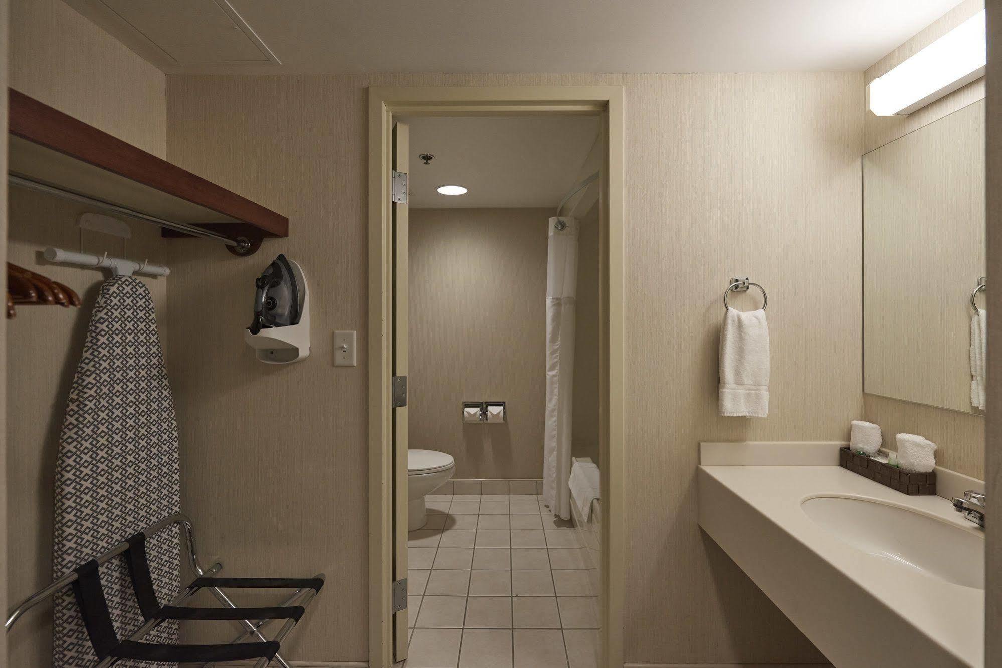 סנט ג'ונס Capital Hotel מראה חיצוני תמונה